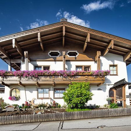 Gaestehaus Stotter Neukirchen am Großvenediger Dış mekan fotoğraf